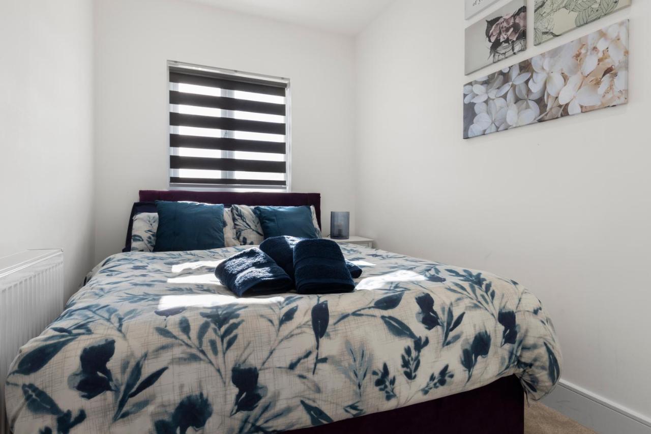 Star London Vivian Avenue 2-Bed Haven Apartment The Hyde Ngoại thất bức ảnh